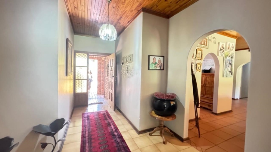 6 Bedroom Property for Sale in Royldene Northern Cape